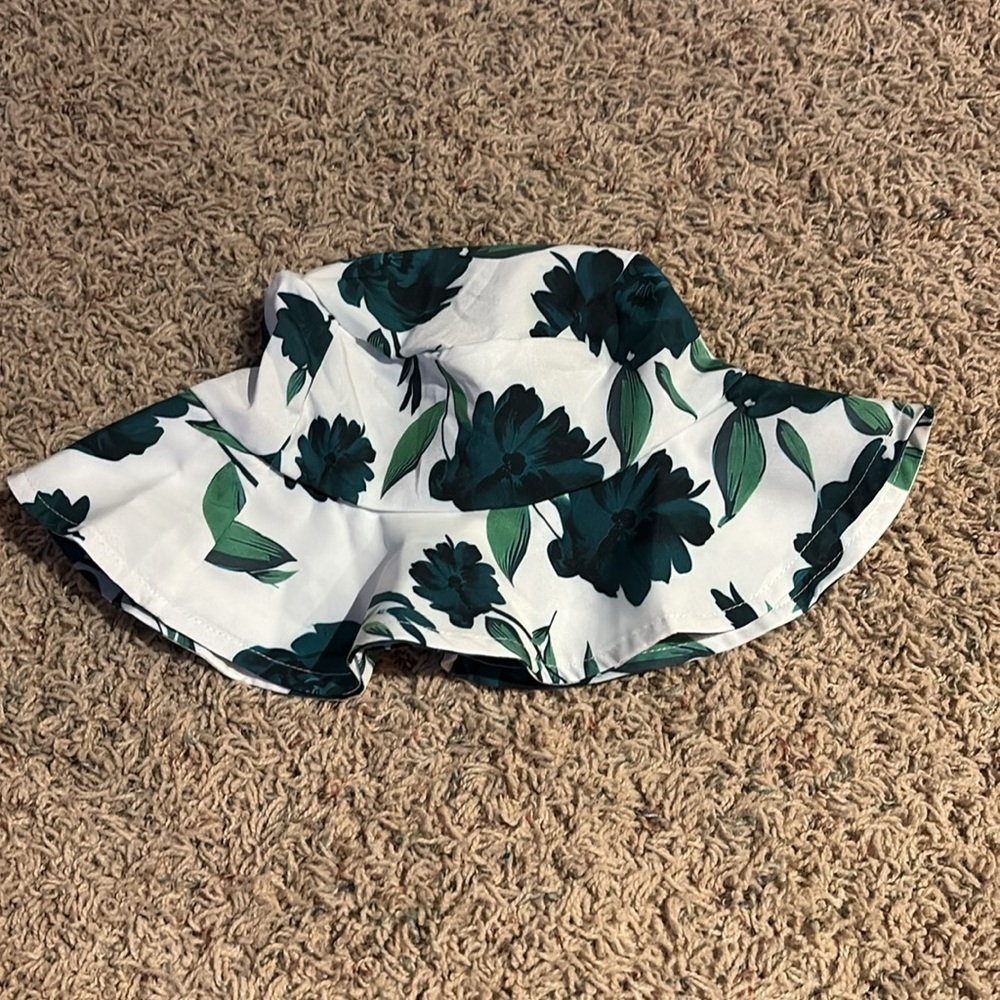Kids Floral Halter Top with Ruffle Skirt and matching Hat​​​​ - Picture 7 of 7